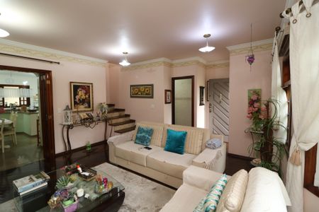 Casa à venda com 296m², 3 quartos e 5 vagasSala