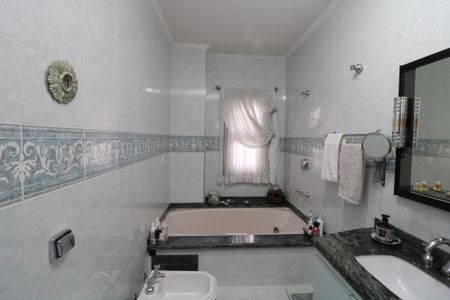 Casa à venda com 296m², 3 quartos e 5 vagasBanheiro da Suíte