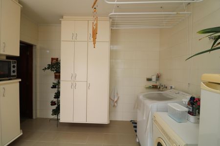 Casa à venda com 296m², 3 quartos e 5 vagasÁrea de Serviço