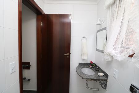 Casa à venda com 296m², 3 quartos e 5 vagasBanheiro 2