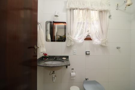 Casa à venda com 296m², 3 quartos e 5 vagasBanheiro 2