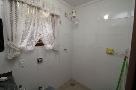 Casa à venda com 296m², 3 quartos e 5 vagasBanheiro 2