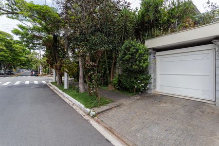 Casa à venda com 660m², 4 quartos e 4 vagasFachada