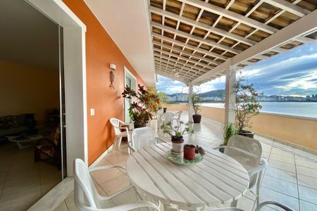 Apartamento para alugar com 400m², 4 quartos e 1 vaga Apartamento para alugar com 400m², 4 quartos e 1 vagaVaranda