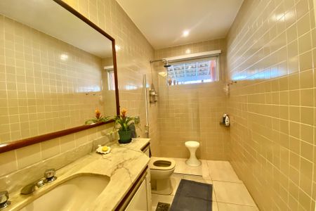 Apartamento para alugar com 400m², 4 quartos e 1 vaga Apartamento para alugar com 400m², 4 quartos e 1 vagaBanheiro social 2