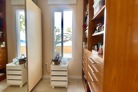 Apartamento para alugar com 400m², 4 quartos e 1 vaga Apartamento para alugar com 400m², 4 quartos e 1 vagaCloset suíte