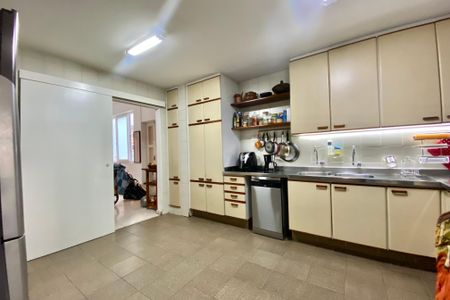 Apartamento para alugar com 400m², 4 quartos e 1 vaga Apartamento para alugar com 400m², 4 quartos e 1 vagaCozinha