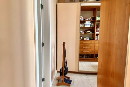 Apartamento para alugar com 400m², 4 quartos e 1 vaga Apartamento para alugar com 400m², 4 quartos e 1 vagaCloset suite