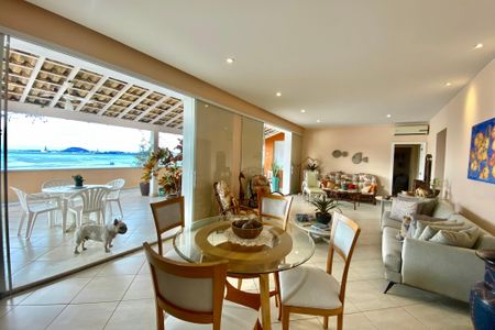 Apartamento para alugar com 400m², 4 quartos e 1 vaga Apartamento para alugar com 400m², 4 quartos e 1 vagaSala