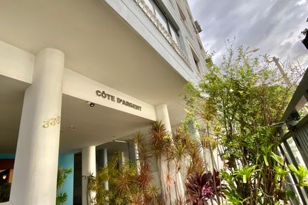 Apartamento para alugar com 400m², 4 quartos e 1 vaga Apartamento para alugar com 400m², 4 quartos e 1 vagaFachada