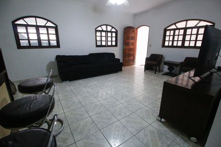 Casa para alugar com 142m², 4 quartos e 4 vagasSala