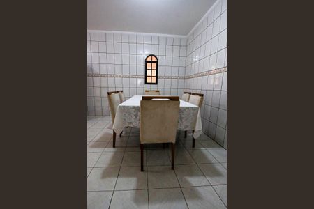 Casa para alugar com 142m², 4 quartos e 4 vagasCozinha