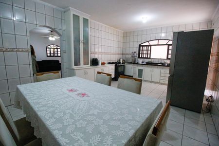 Casa para alugar com 142m², 4 quartos e 4 vagasCozinha