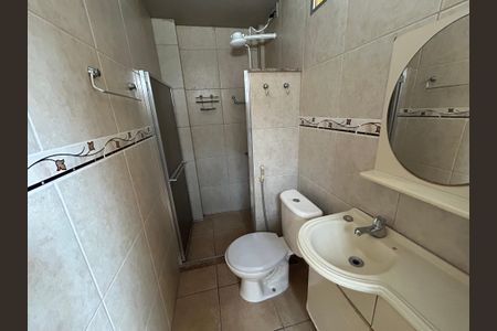 Casa à venda com 160m², 4 quartos e 6 vagasBanheiro de serviço