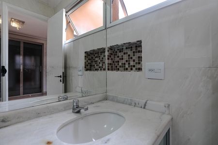 Apartamento para alugar com 220m², 4 quartos e 2 vagasBanheiro - Quarto 4 - Suíte