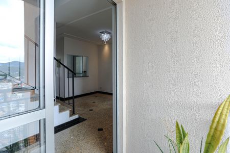 Apartamento para alugar com 220m², 4 quartos e 2 vagasSacada