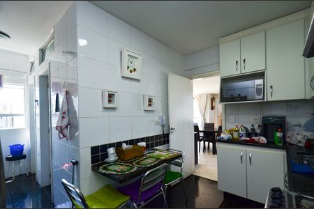 Apartamento à venda com 205m², 3 quartos e 2 vagasCozinha