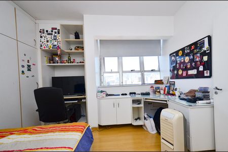 Apartamento à venda com 205m², 3 quartos e 2 vagasQuarto2