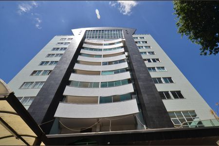 Apartamento à venda com 205m², 3 quartos e 2 vagasFachada