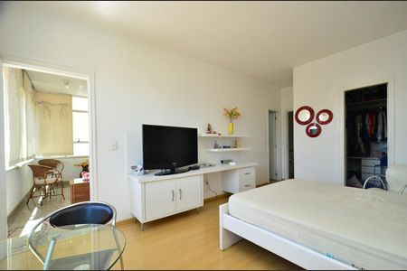 Apartamento à venda com 205m², 3 quartos e 2 vagasSuite