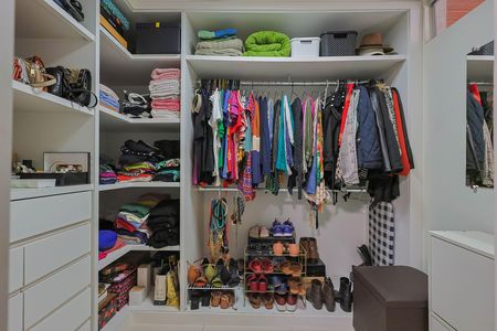 Apartamento para alugar com 150m², 2 quartos e 1 vaga Apartamento para alugar com 150m², 2 quartos e 1 vagaCloset da suíte
