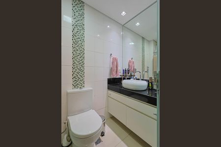 Apartamento para alugar com 150m², 2 quartos e 1 vaga Apartamento para alugar com 150m², 2 quartos e 1 vagaBanheiro da Suíte