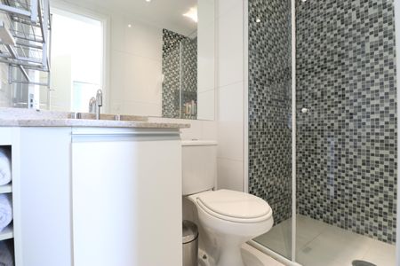 Apartamento à venda com 79m², 2 quartos e 2 vagasBanheiro da Suíte 1