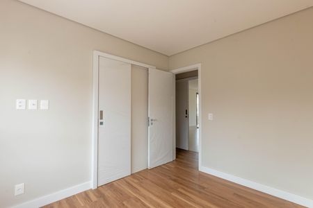 Apartamento à venda com 135m², 4 quartos e 3 vagas Apartamento à venda com 135m², 4 quartos e 3 vagasQuarto 1