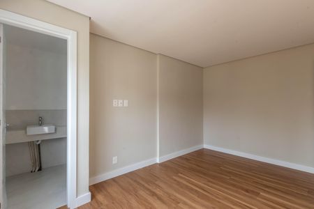 Apartamento à venda com 135m², 4 quartos e 3 vagas Apartamento à venda com 135m², 4 quartos e 3 vagasSuíte 2