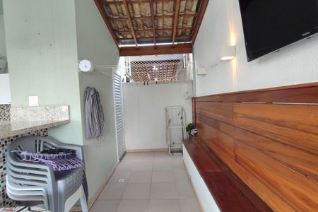 Apartamento à venda com 110m², 2 quartos e 1 vaga Apartamento à venda com 110m², 2 quartos e 1 vagaCobertura