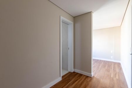 Apartamento à venda com 214m², 4 quartos e 3 vagas Apartamento à venda com 214m², 4 quartos e 3 vagasQuarto 4