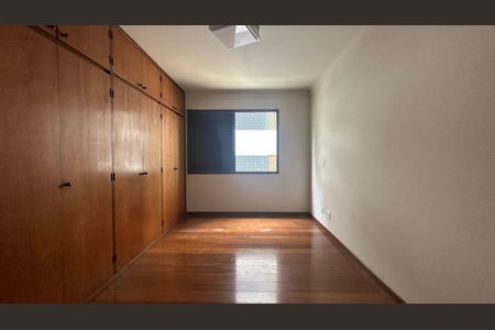 Apartamento à venda com 180m², 3 quartos e 4 vagasQuarto 3