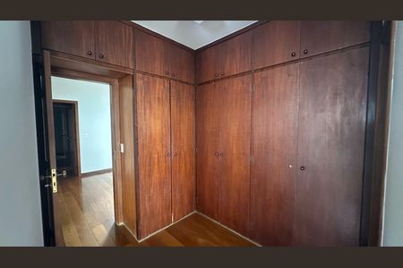 Apartamento à venda com 180m², 3 quartos e 4 vagasQuarto 1