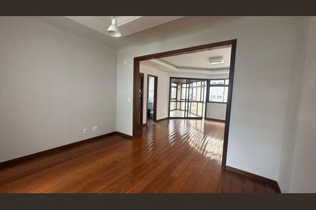 Apartamento à venda com 180m², 3 quartos e 4 vagasSala