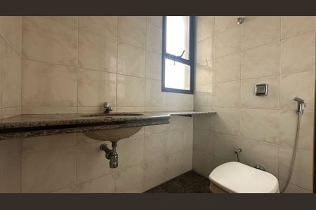 Apartamento à venda com 180m², 3 quartos e 4 vagasBanheiro Social