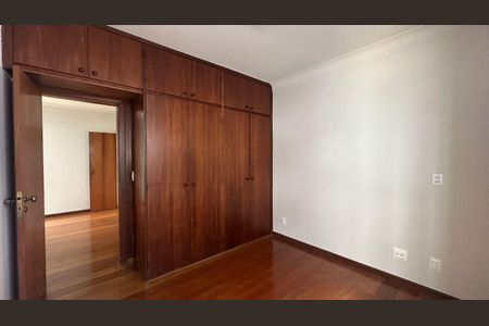 Apartamento à venda com 180m², 3 quartos e 4 vagasQuarto 2