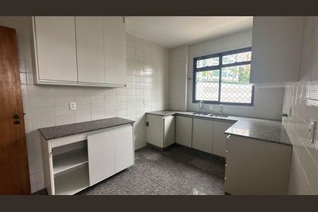 Apartamento à venda com 180m², 3 quartos e 4 vagasCozinha 