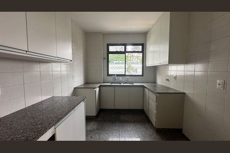 Apartamento à venda com 180m², 3 quartos e 4 vagasCozinha 