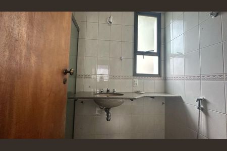 Apartamento à venda com 180m², 3 quartos e 4 vagasBanheiro Social