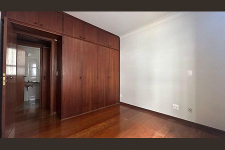 Apartamento à venda com 180m², 3 quartos e 4 vagasQuarto 2