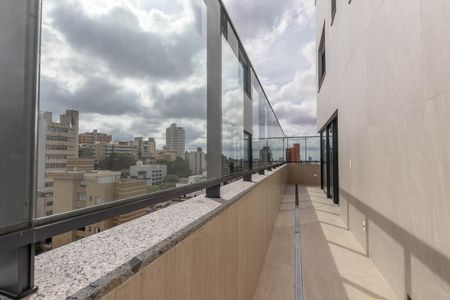Apartamento à venda com 214m², 3 quartos e 3 vagas Apartamento à venda com 214m², 3 quartos e 3 vagasTerraço