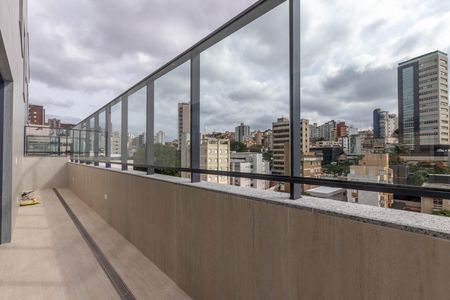 Apartamento à venda com 214m², 3 quartos e 3 vagas Apartamento à venda com 214m², 3 quartos e 3 vagasTerraço