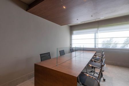Apartamento à venda com 214m², 3 quartos e 3 vagas Apartamento à venda com 214m², 3 quartos e 3 vagasHome Office