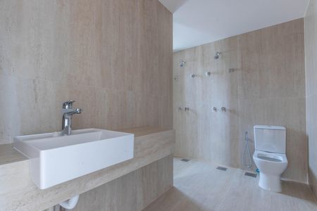 Apartamento à venda com 214m², 3 quartos e 3 vagas Apartamento à venda com 214m², 3 quartos e 3 vagasBanheiro da Suíte 3