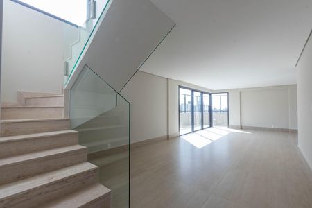 Apartamento à venda com 214m², 3 quartos e 3 vagas Apartamento à venda com 214m², 3 quartos e 3 vagasSala