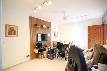 Casa de condomínio à venda com 84m², 2 quartos e 2 vagasSala