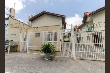 Casa de condomínio para alugar com 84m², 2 quartos e 2 vagas Casa de condomínio para alugar com 84m², 2 quartos e 2 vagasFachada e portaria