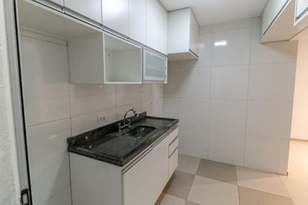 Casa de condomínio para alugar com 84m², 2 quartos e 2 vagas Casa de condomínio para alugar com 84m², 2 quartos e 2 vagasCozinha - Armários