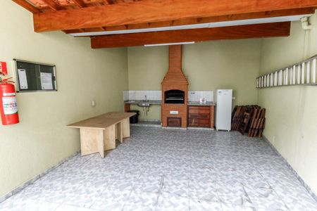 Casa de condomínio para alugar com 84m², 2 quartos e 2 vagas Casa de condomínio para alugar com 84m², 2 quartos e 2 vagasÁrea comum - Churrasqueira