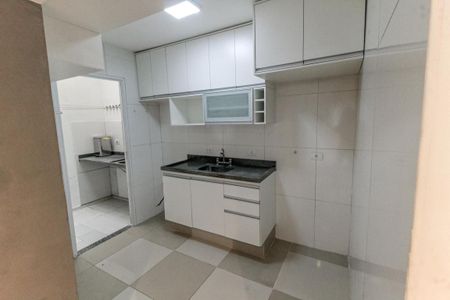 Casa de condomínio para alugar com 84m², 2 quartos e 2 vagas Casa de condomínio para alugar com 84m², 2 quartos e 2 vagasCozinha - Armários